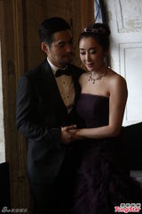 组图：杜若溪拉婚纱防走光 严宽婚礼着西装帅气