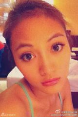 组图：好声音台妹性感私照流出 紧身装丰满酥胸