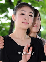 组图：韩星苏志燮金妍儿获韩国观光之星功劳奖