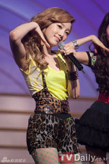 组图：泰蒂徐《M！Countdown》热辣夺冠 Apink回归