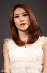 幻灯：《80后》启动高校巡展 陈楚生复刻张国荣经典