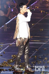 组图：韩团TEENTOP首次举办单独演唱会