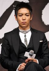 高清图：《到炮火中去》发布会 权相佑(权相宇)等出席