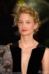 组图：洛尔瓦彻深V裙撑《巴勒莫狂花》首映