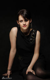 幻灯图集：克里斯汀-斯图尔特穿无袖礼服拍写真