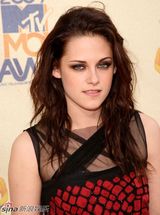 高清组图：《暮城之光》男女主角亮相颁奖礼 俊男配美女