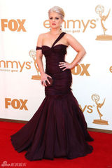 组图：第63届美国电视艾美奖 凯莉-奥斯本亮相