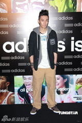 组图：阿SA慈善赚钱两不误 陈奕迅呼吁大家惜福