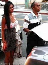 高清组图：“小野猫”妮可和赛车手男友汉密尔顿约会