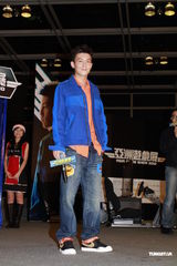 组图：陈冠希与女友感情稳定 最爱的女生是妈妈