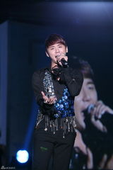 高清组图：张根硕金俊秀出席亚洲Jewelry颁奖礼