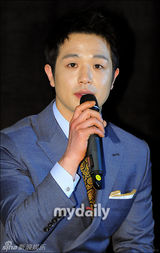 组图：奉太奎等出席新片《青春groove》首映