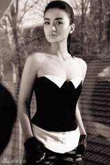 幻灯图：朱杰黑白写真 “晚秋”也有“狠”气质 