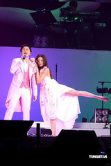 幻灯：庾澄庆个唱张学友助阵 与周秀娜贴身热舞