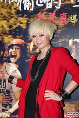 组图：黄真真宣传《那五年》张孝全不敢秀肌肉