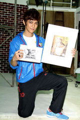 幻灯组图：汪东城代言运动服装 想开画展秀绘画天份