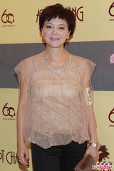 组图：陈慧琳享受拍戏 儿子虾饺仔被老师赞乖