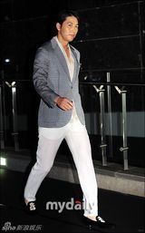 组图：李秉宪崔智友等众星出席时尚品牌发布会