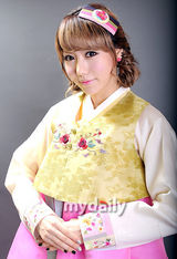 组图：Beast与4minute等韩星穿韩服送中秋祝福