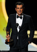 组图：艾美奖现场 泰-布瑞尔获喜剧类最佳男配角