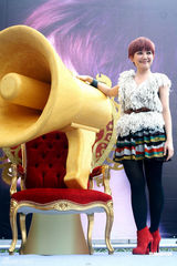 组图：梁静茹叹制作人不好当 新专辑首刷封面现瑕疵