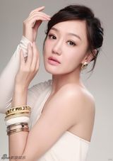 组图：薛佳凝知性写真曝光 白裙裹身显优雅魅力