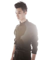 组图：乔任梁写真时尚宠儿雅痞范儿