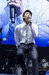 高清组图：2AM香港火热开唱 个人舞台技压全场