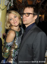 幻灯：《天伦》首映 巴里摩尔大秀风情粘上德尼罗