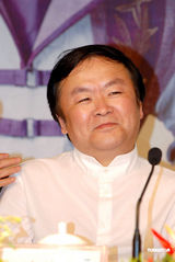 幻灯图：张娜拉中国继续圈钱 扮清纯欲扭转形象