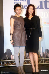 组图：蔡健雅三月开唱那英站台 两人台上跳舞