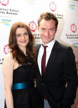 幻灯图集：裘德-洛和蕾切尔-薇姿伦敦获奖