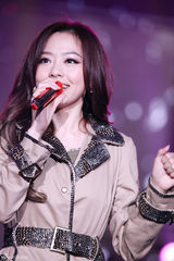 高清组图：张靓颖跨年最给力 火爆直逼碧昂丝