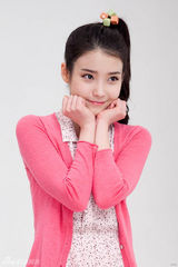 组图：韩星IU全新写真水蓝色洋溢清新