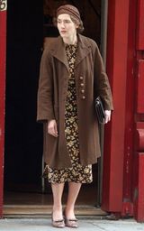 幻灯图：温丝莱特离婚后首部作品出演单身母亲