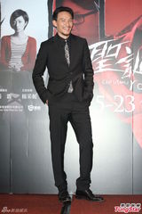 组图：杨采妮携张震宣传导演处女作