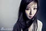 幻灯图集：熊乃瑾黑白写真 演绎80后纯净心情