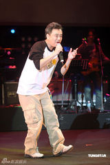 幻灯图集：陈升连续16年跨年开唱 左小祖咒当嘉宾