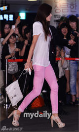 组图：裴勇俊金秀贤等捧场朴振英新片