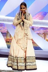 组图：戛纳评委印度女星维迪亚-巴兰异域风情浓