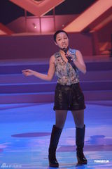 组图：众星为慈善活动献唱 张智霖黄耀明领衔出席