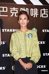 组图：谢婷婷澄清谢贤暴瘦传闻 全家旅行谢霆锋买单