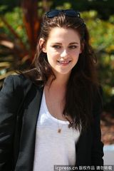 组图：斯图尔特携手邓斯特亮相戛纳养眼十足