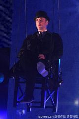 组图：西城男孩火爆开唱 女子组合精彩献艺