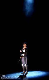 幻灯图：《堂吉诃德》演二轮 孟京辉谢幕连滚带爬