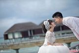 组图：裕美邀亲朋见证婚礼 公开甜蜜婚纱照