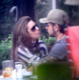 组图：“绝望主妇”伊娃结新欢 约会热吻秀激情