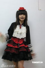 高清组图：萝莉歌手许雅涵拍写真娇俏可爱