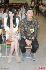 组图：周柏豪忆述校园情事 不评余文乐分手因由