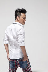 组图：赵会南全新黑白大片 神秘忧郁独具匠心